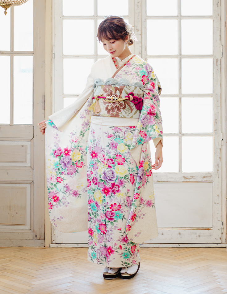 振袖 白色 ガーリー柄