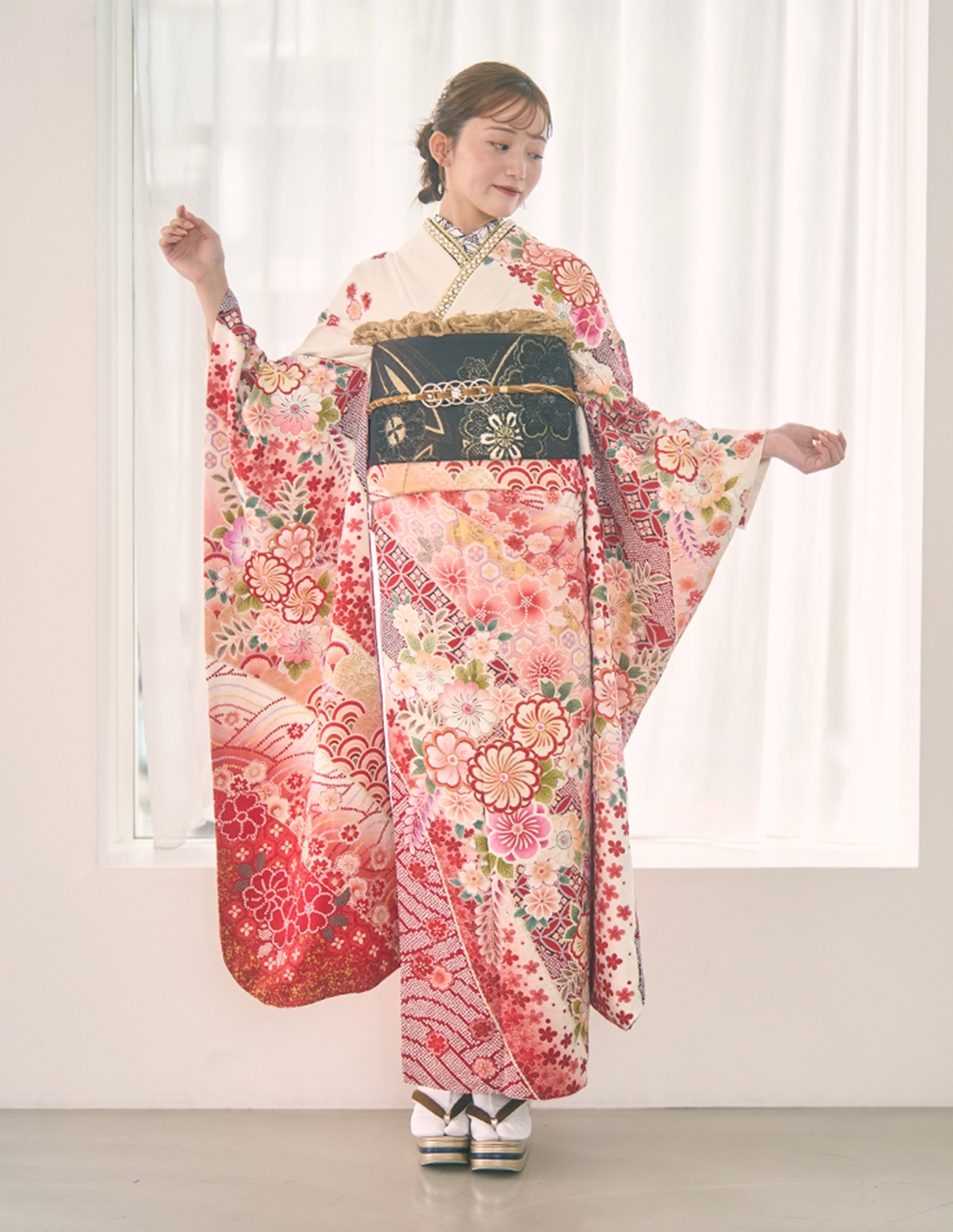 振袖 ガーリー柄 白色