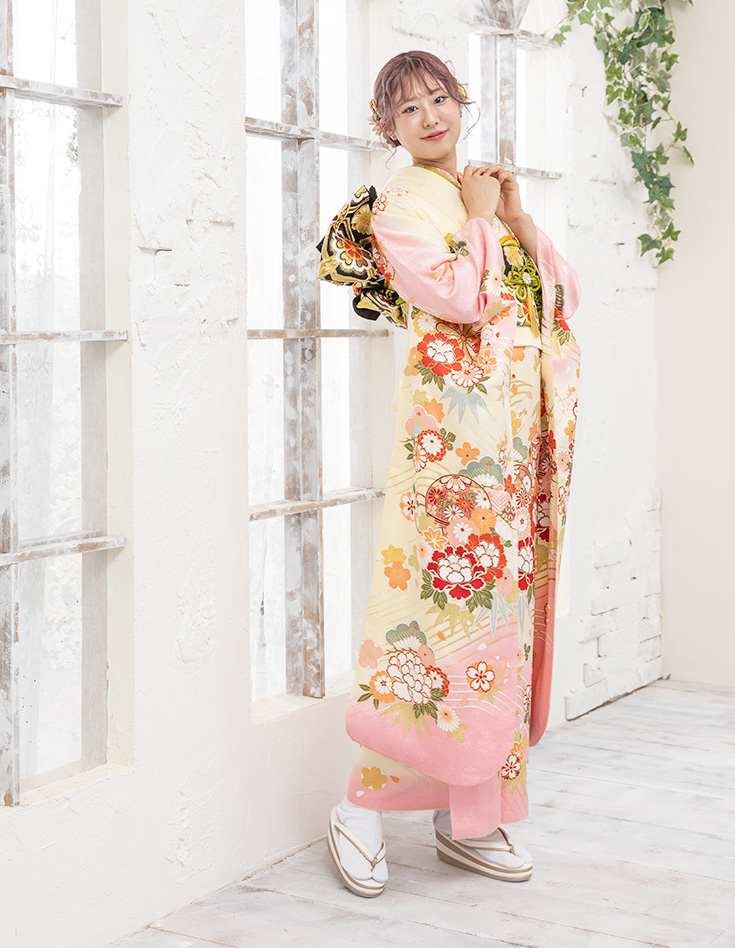 振袖 黄色 ガーリー柄