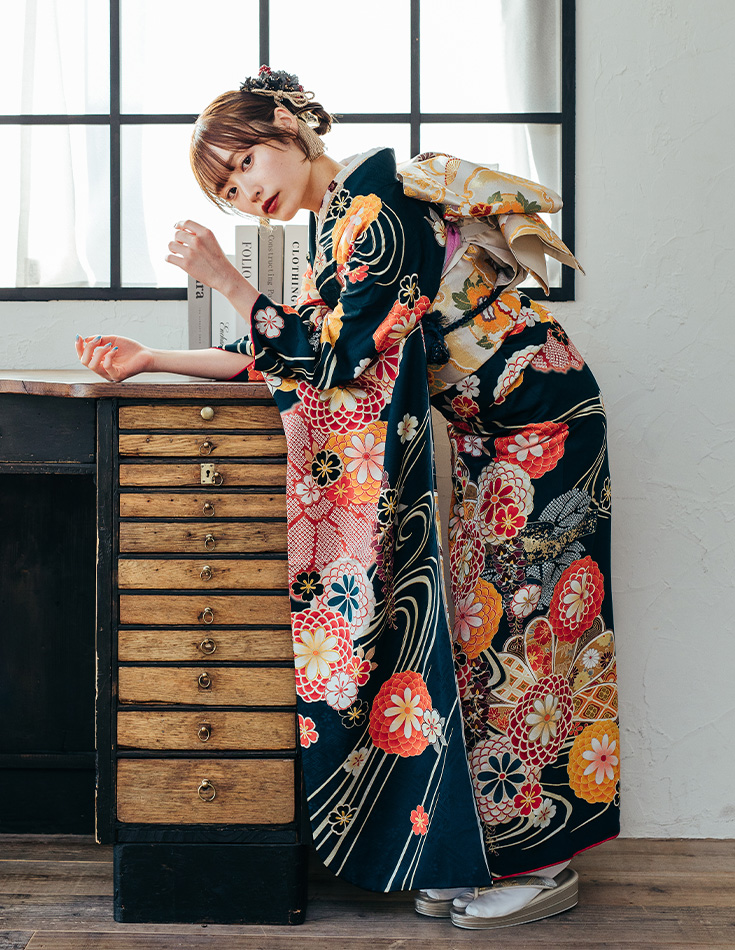 振袖 黒色 古典柄