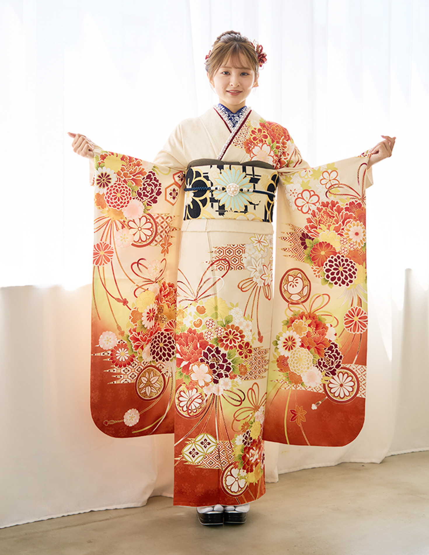 振袖 ベージュ色 古典柄