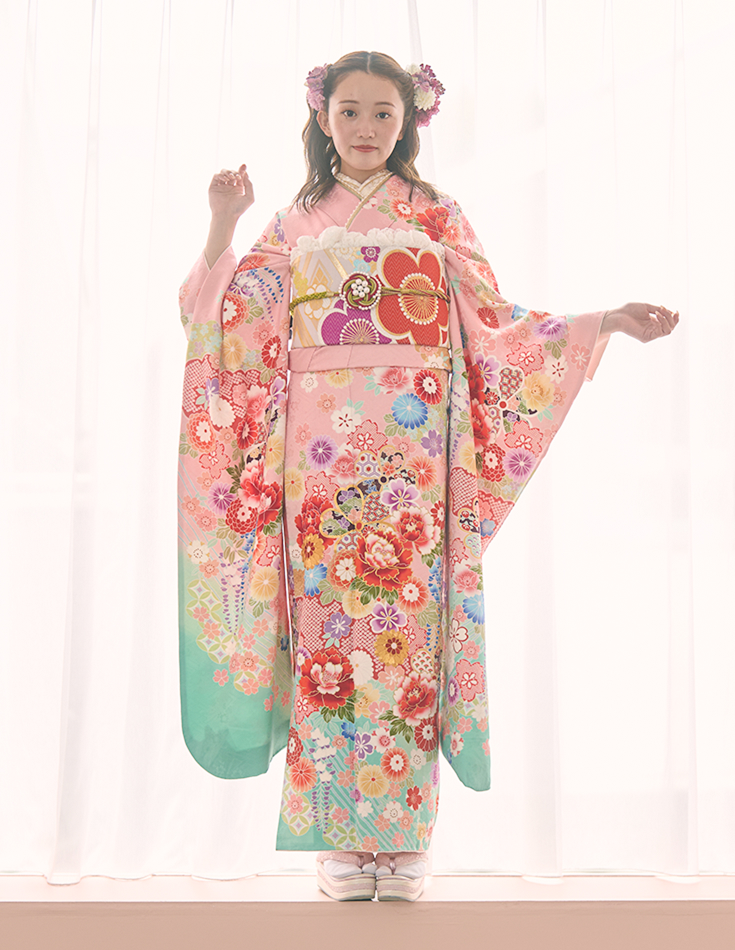 振袖 ガーリー柄 ピンク色