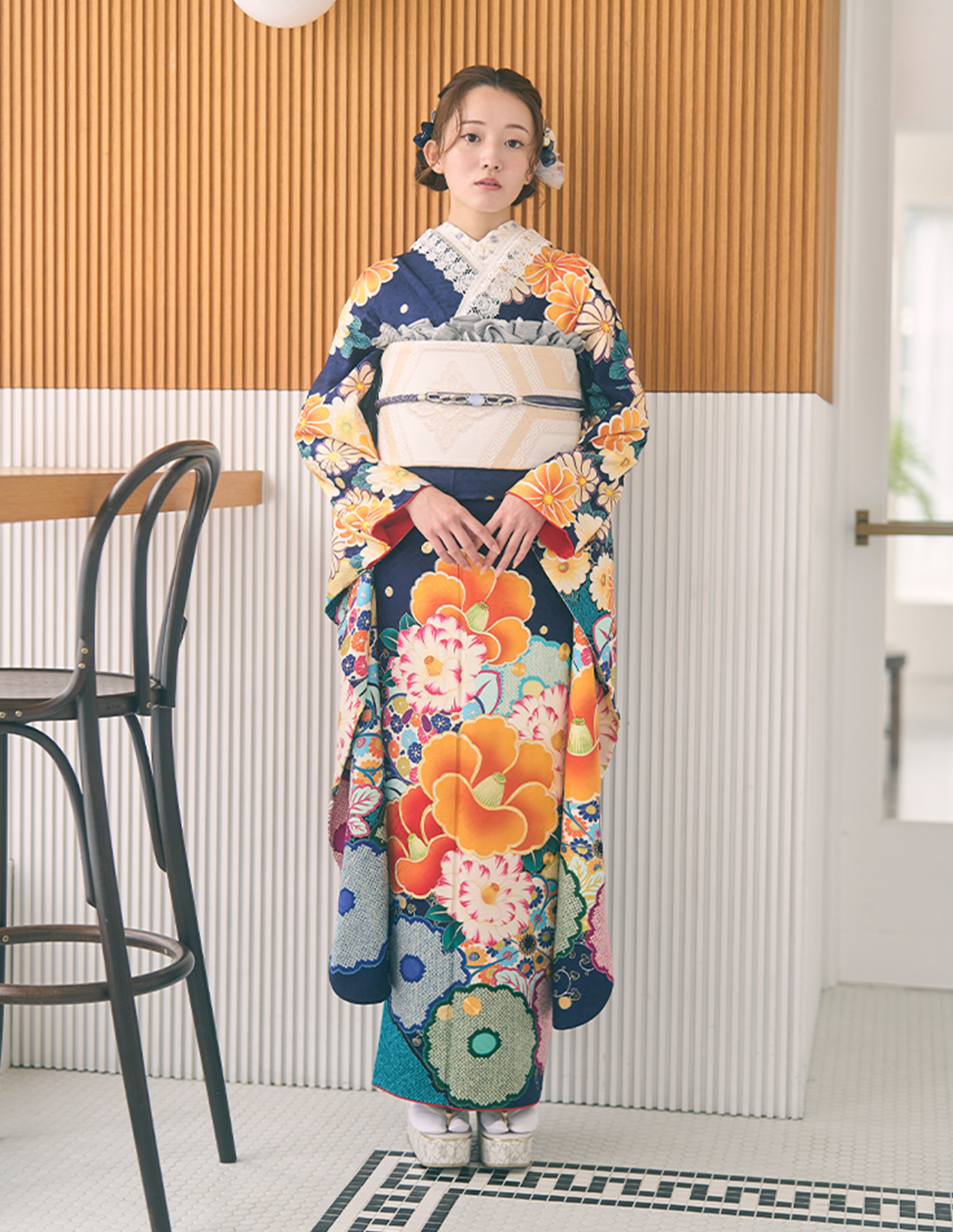 振袖 レトロモダン柄 濃紺