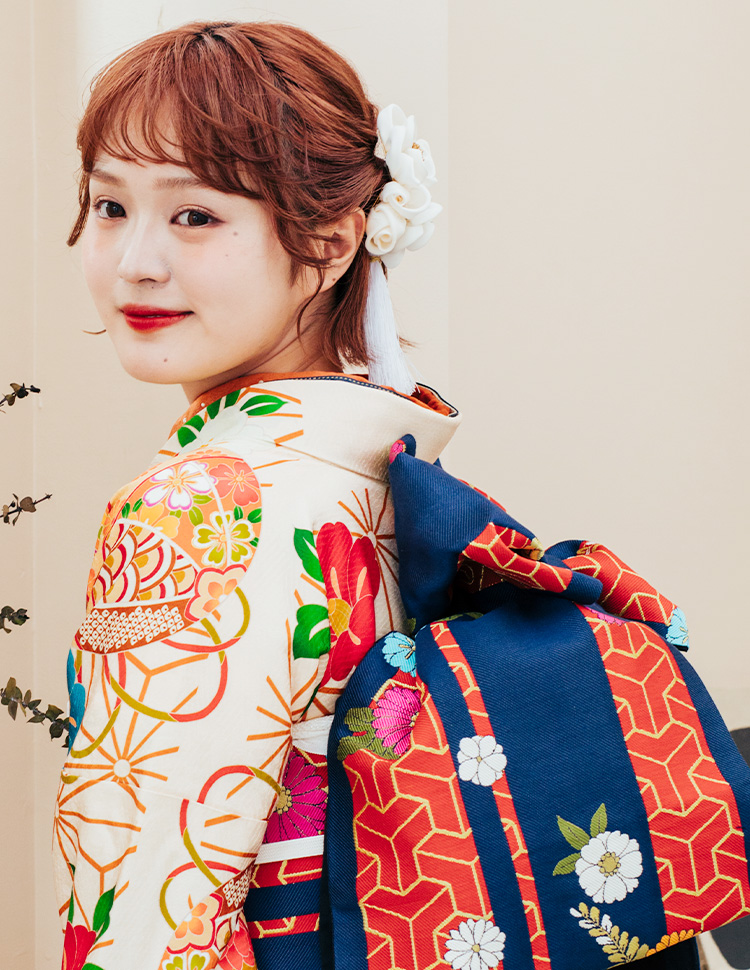 振袖ラインアップ メインビジュアル
